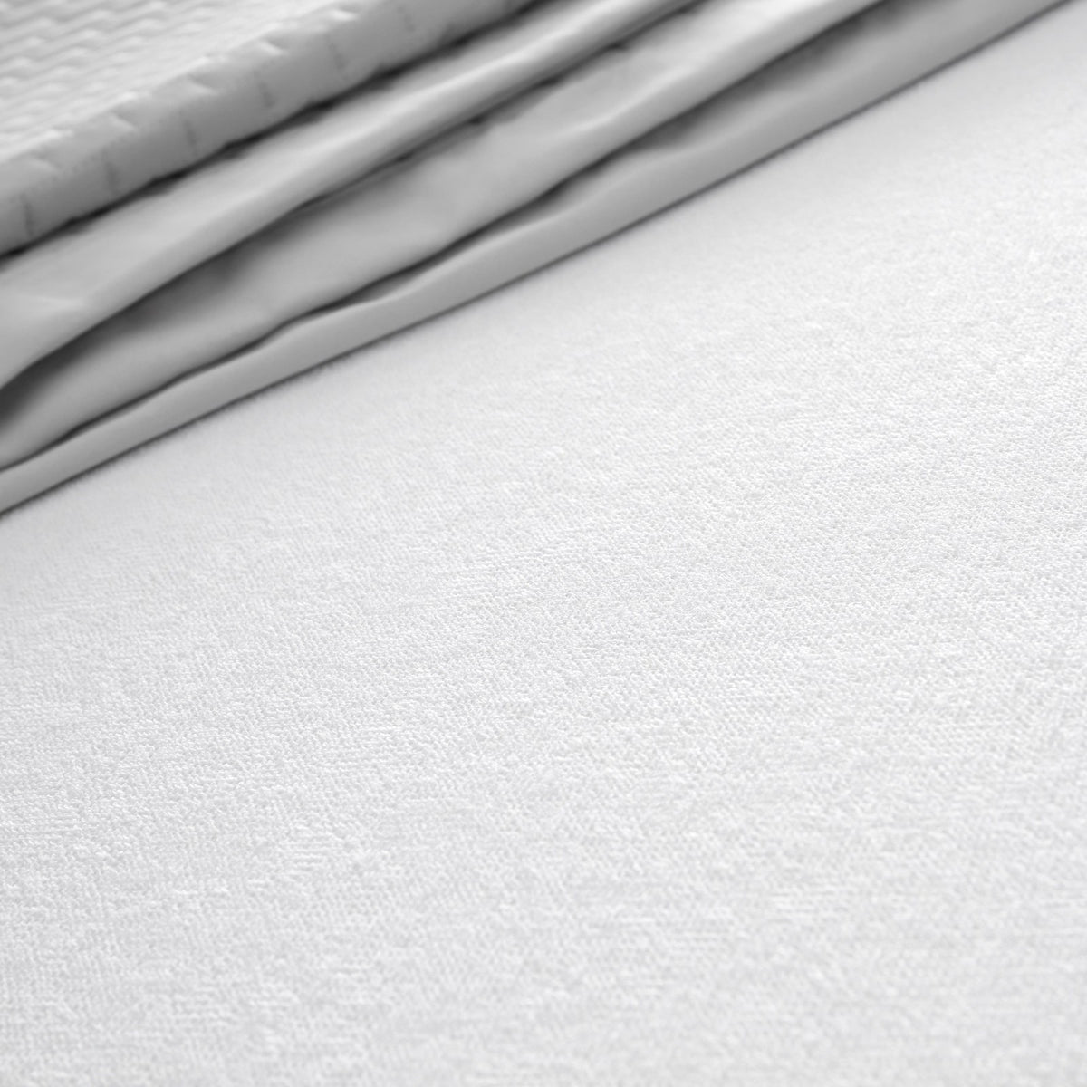 Mattress protector fitted on a memory foam mattress