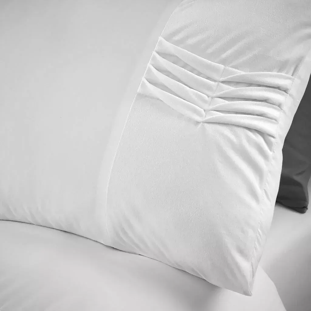 RIVIE Duvet Cover Set Velvet Stripe Signature Quilt Covers Bedding Set All Sizes