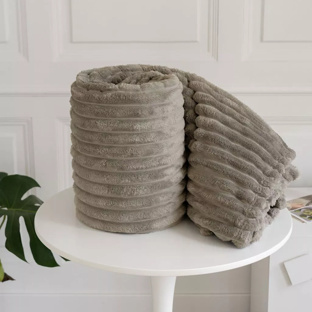 Ribbed Throws Fleece Blanket Chunky Cord Faux Fur Large Size Sofa Bed Corded