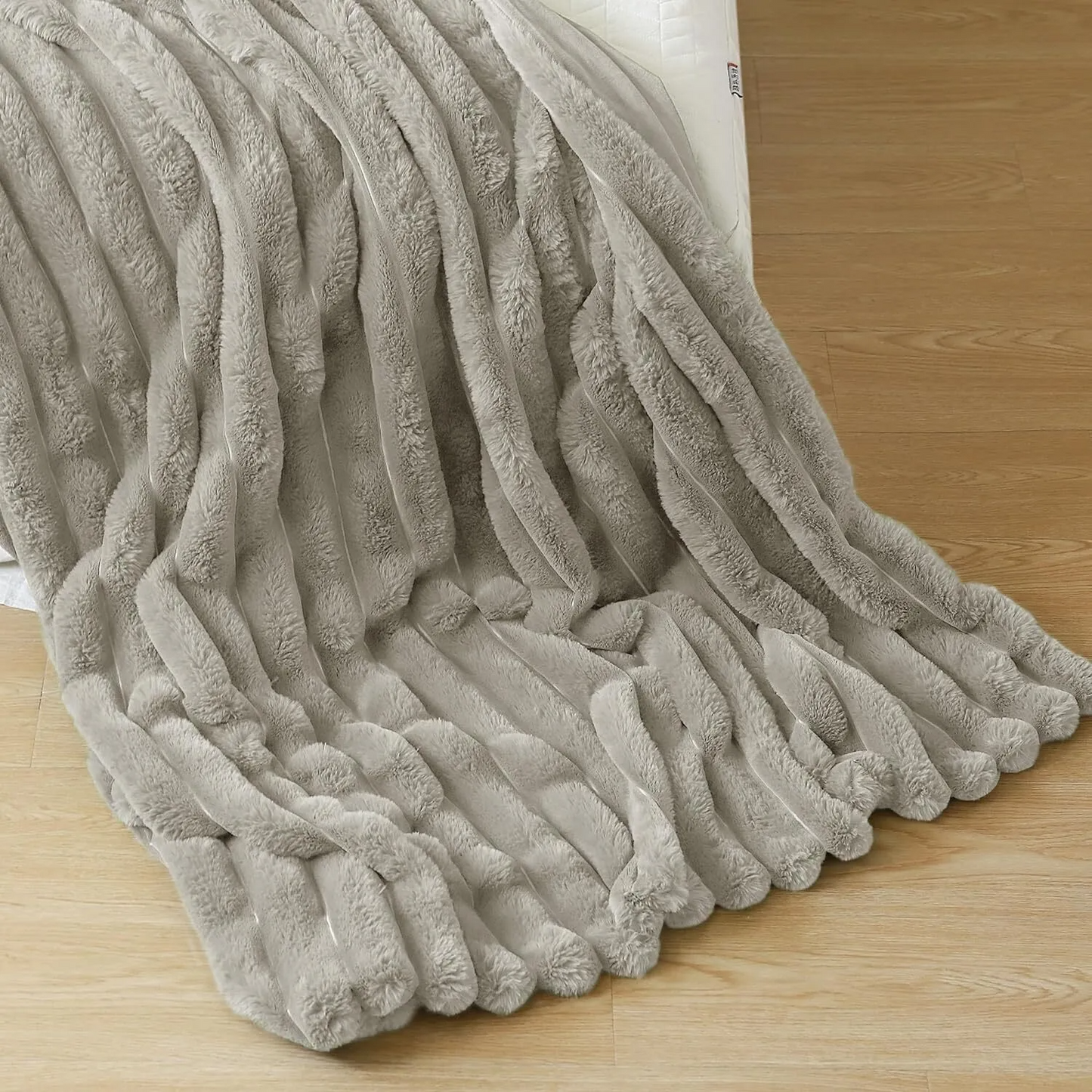 Ribbed Throws Fleece Blanket Chunky Cord Faux Fur Large Size Sofa Bed Corded