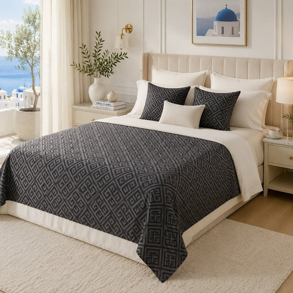 Luxury Greek Key Fleece Throw Blanket – Reversible Warm Cosy Sofa Bed Throw Blanket