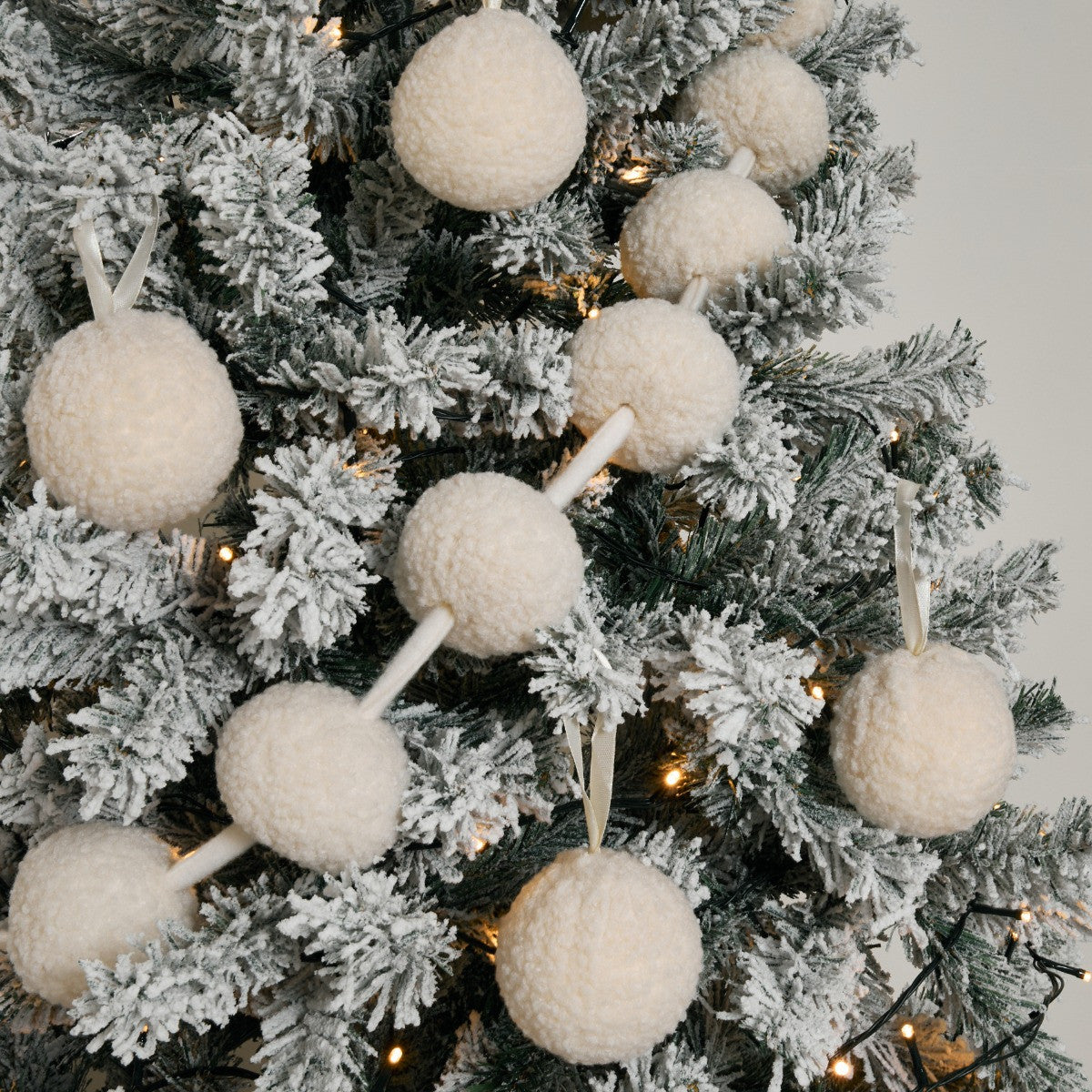 Cream pom pom garland 1.75m plus 8 pom pom decorations Christmas set